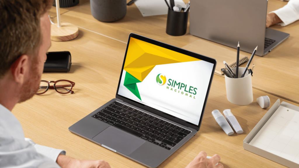 Infográfico sobre Simples Nacional para provedores de internet: tabela de anexos e alíquotas por grupo tributário